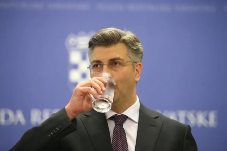 NAJSTRESNIJA PRESICA &Scaron;EFA VLADE: Pogledajte kako je Plenković pred novinarima objasnio svoju iznenađujuću odluku