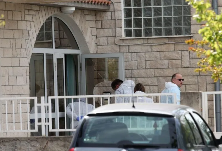 POLICIJSKA OPSADA KOD ŠIBENIKA: Nastavljen očevid na mjestu trostrukog ubojstva