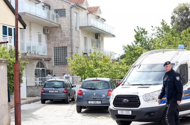 POLICIJSKA OPSADA KOD &Scaron;IBENIKA: Nastavljen očevid na mjestu trostrukog ubojstva