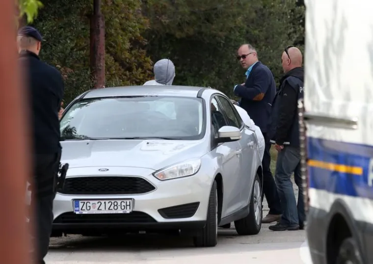 POLICIJSKA OPSADA KOD &Scaron;IBENIKA: Nastavljen očevid na mjestu trostrukog ubojstva