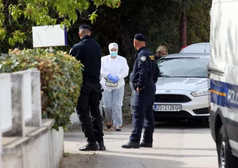 POLICIJSKA OPSADA KOD &Scaron;IBENIKA: Nastavljen očevid na mjestu trostrukog ubojstva
