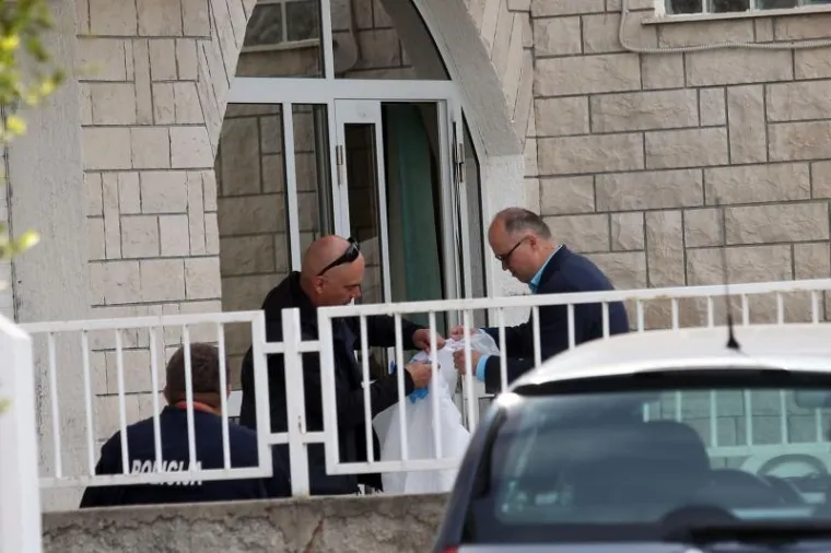 POLICIJSKA OPSADA KOD &Scaron;IBENIKA: Nastavljen očevid na mjestu trostrukog ubojstva