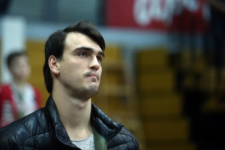 &Scaron;ARIĆ POD TORNJEM: NBA zvijezda u dru&scaron;tvu lijepe Karle pratio veliku pobjedu biv&scaron;eg kluba