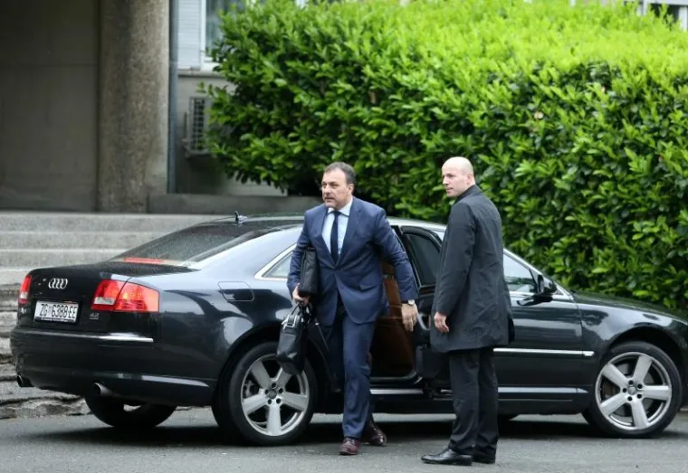 Smijenjeni ministar unutarnjih poslova Vlaho Orepić jutros je stigao na posao.