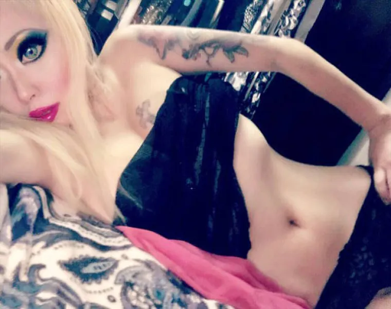 OD GOTIČARKE SE PRETVORILA U BARBIKU: Pogledajte bizarnu preobrazbu kojom je &scaron;okirala sve koji je poznaju