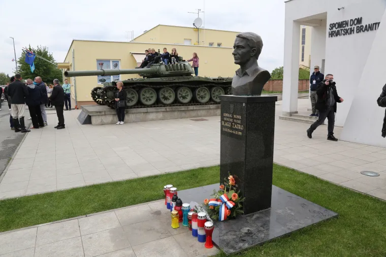 Alkari odali počast žrtvama u Vukovaru