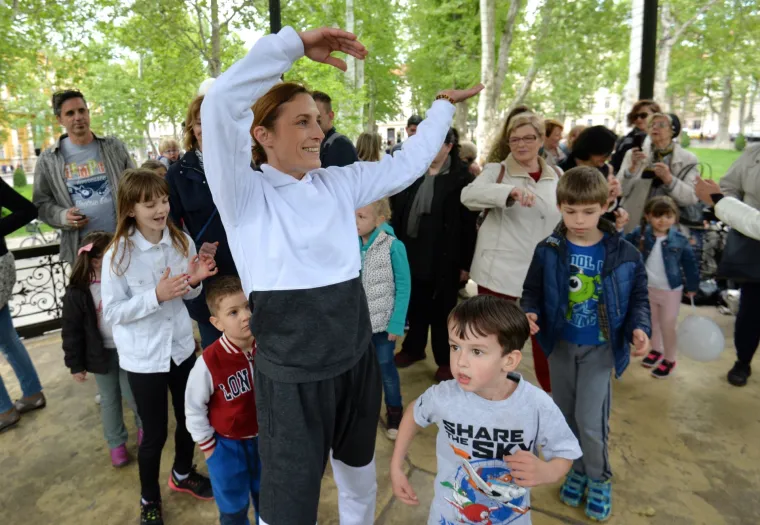 Plesni performans povodom Međunarodnog dana plesa