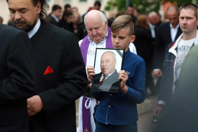 UBIJEN U KRVOPROLIĆU U ŠIBENIKU Posljednji ispraćaj Ivana Bajića Pajde