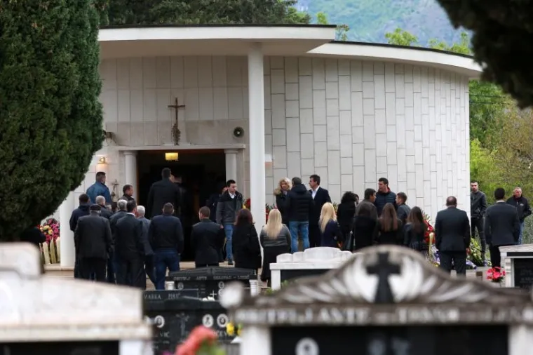 UBIJEN U KRVOPROLIĆU U ŠIBENIKU Posljednji ispraćaj Ivana Bajića Pajde