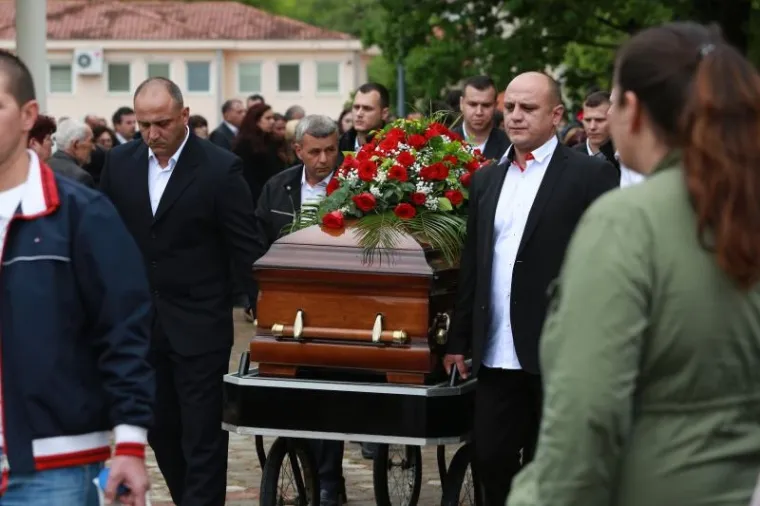 UBIJEN U KRVOPROLIĆU U ŠIBENIKU Posljednji ispraćaj Ivana Bajića Pajde