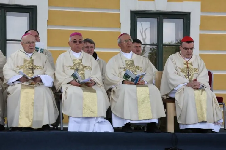 SUSRET KATOLIČKE MLADEŽI: U Vukovaru se okupilo oko 23.000 mladih iz Hrvatske i svijeta