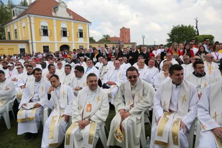 SUSRET KATOLIČKE MLADEŽI: U Vukovaru se okupilo oko 23.000 mladih iz Hrvatske i svijeta