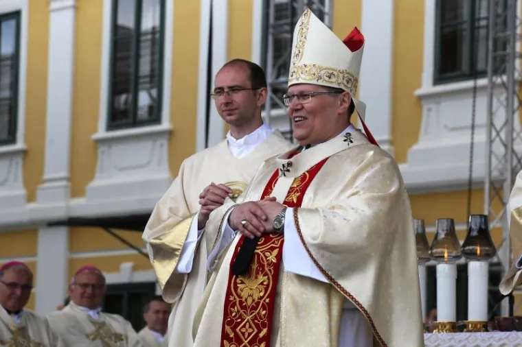 SUSRET KATOLIČKE MLADEŽI: U Vukovaru se okupilo oko 23.000 mladih iz Hrvatske i svijeta