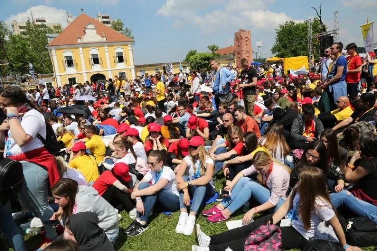 SUSRET KATOLIČKE MLADEŽI: U Vukovaru se okupilo oko 23.000 mladih iz Hrvatske i svijeta
