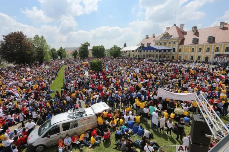 SUSRET KATOLIČKE MLADEŽI: U Vukovaru se okupilo oko 23.000 mladih iz Hrvatske i svijeta