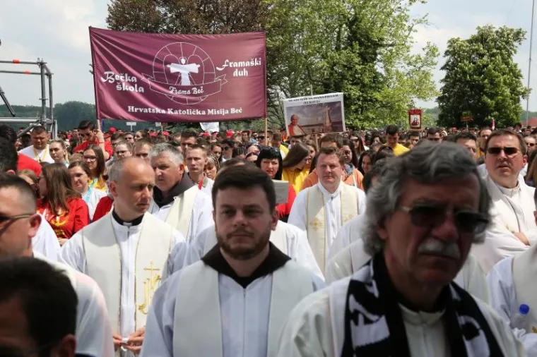 SUSRET KATOLIČKE MLADEŽI: U Vukovaru se okupilo oko 23.000 mladih iz Hrvatske i svijeta