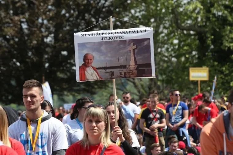 SUSRET KATOLIČKE MLADEŽI: U Vukovaru se okupilo oko 23.000 mladih iz Hrvatske i svijeta