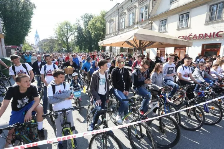 Vi&scaron;e od dvije tisuće biciklista sudjelovalo na prvosvibanjskoj biciklijadi u Karlovcu