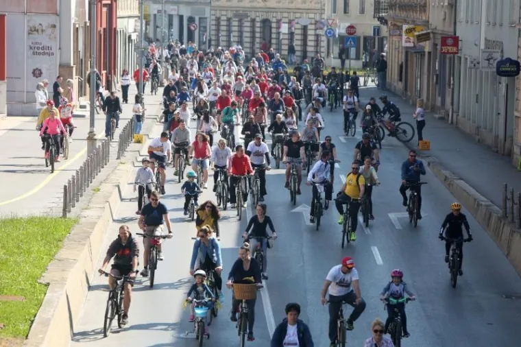 Vi&scaron;e od dvije tisuće biciklista sudjelovalo na prvosvibanjskoj biciklijadi u Karlovcu