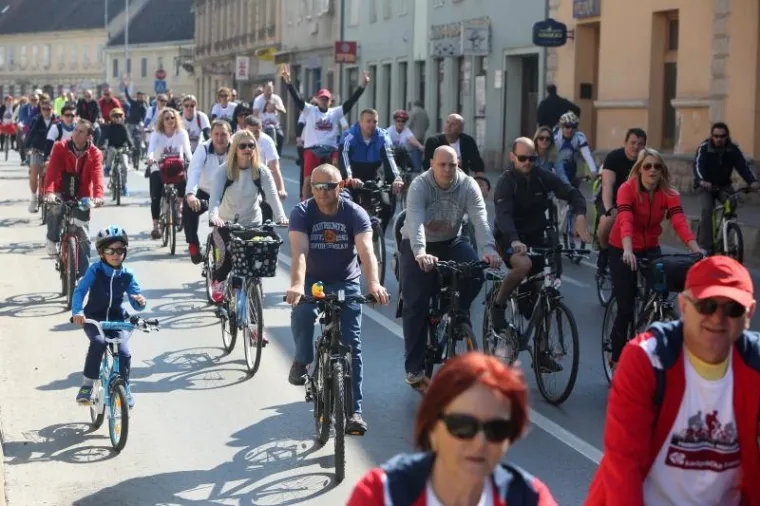 Vi&scaron;e od dvije tisuće biciklista sudjelovalo na prvosvibanjskoj biciklijadi u Karlovcu