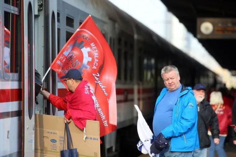 Sindikalisti vlakom krenuli prema Slavonskom Brodu obilježiti Praznik rada