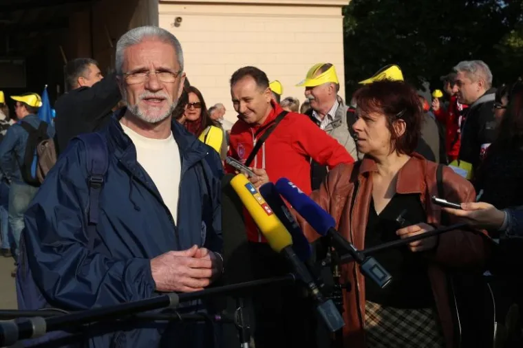 Sindikalisti vlakom krenuli prema Slavonskom Brodu obilježiti Praznik rada