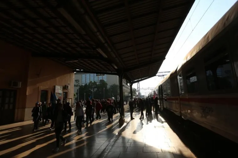 Sindikalisti vlakom krenuli prema Slavonskom Brodu obilježiti Praznik rada