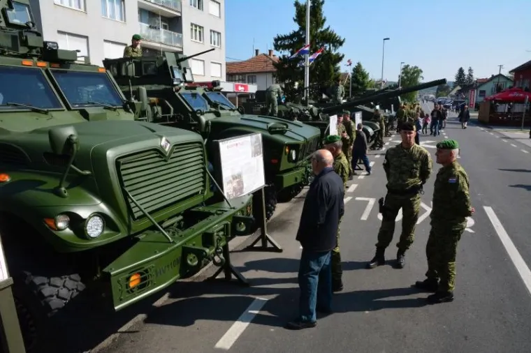 U Okučanima odana počast braniteljima poginulima u akciji 'Bljesak'