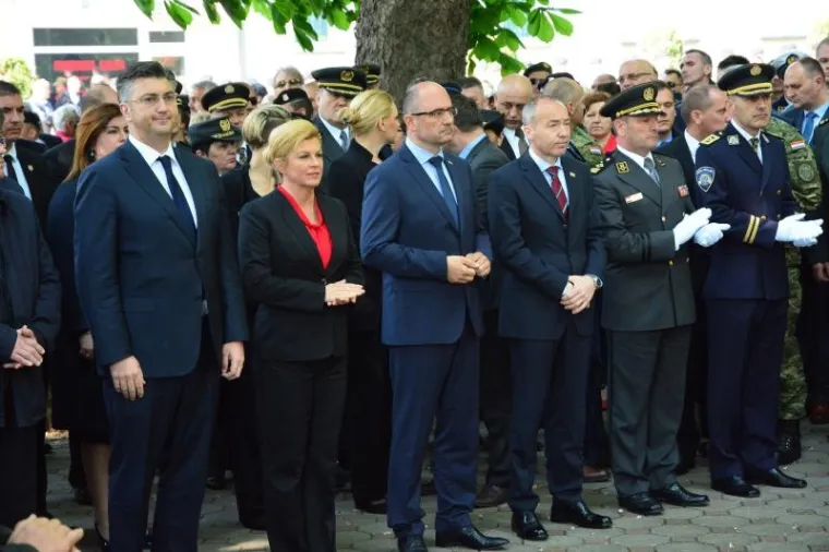 U Okučanima odana počast braniteljima poginulima u akciji 'Bljesak'