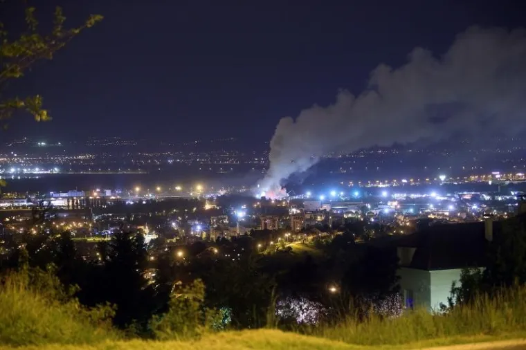 Veliki požar u Zagrebu, gori C.I.O.S.: Brojne vatrogasne ekipe na terenu