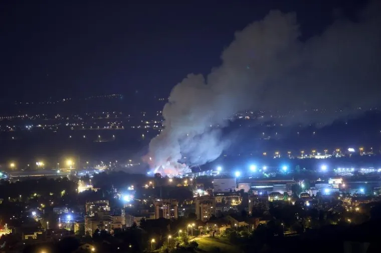 Veliki požar u Zagrebu, gori C.I.O.S.: Brojne vatrogasne ekipe na terenu