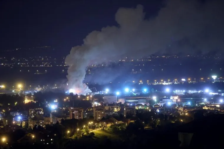 Veliki požar u Zagrebu, gori C.I.O.S.: Brojne vatrogasne ekipe na terenu