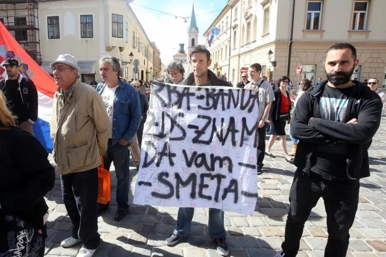 Prosvjed na Markovom trgu pod nazivom "Borba za opstanak" koji je organizirao Nenad Koljaja, predstavnik ljudi koji je ovr&scaron;ila RBA Zadruga. Prosvjed je organiziran zbog RBA Zadruge, Ovr&scaron;nog zakona i Lex Todorića.