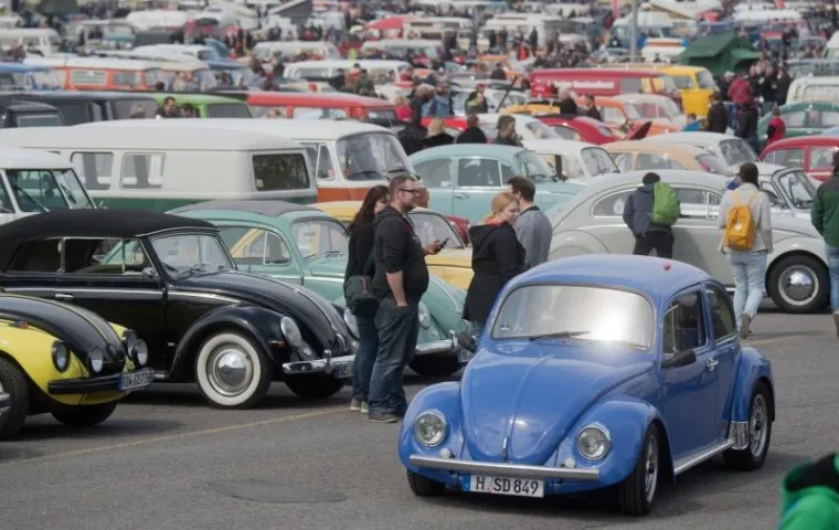 Vlasnici i ljubitelji legendarnog automobila, Volkswagenove Bube, okupili su se na godi&scaron;njem sajmu u Hannoveru. I to njih čak 3.000. Bio je to pravi doživljaj za ljubitelje oldtimera. Provjerite u fotogaleriji.