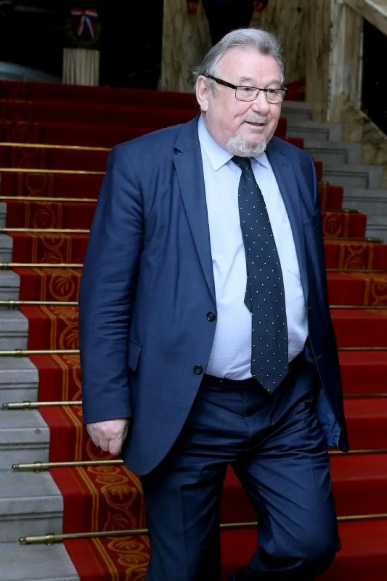 &Scaron;TO U SABORU RADI HDZ-ov SENATOR? Vladimir &Scaron;eks je od jutra u Saboru, sastao se s premijerom Plenkovićem