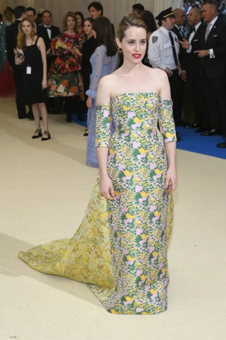 Claire Foy zna da je u proljeće najbolje birati cvijeće.