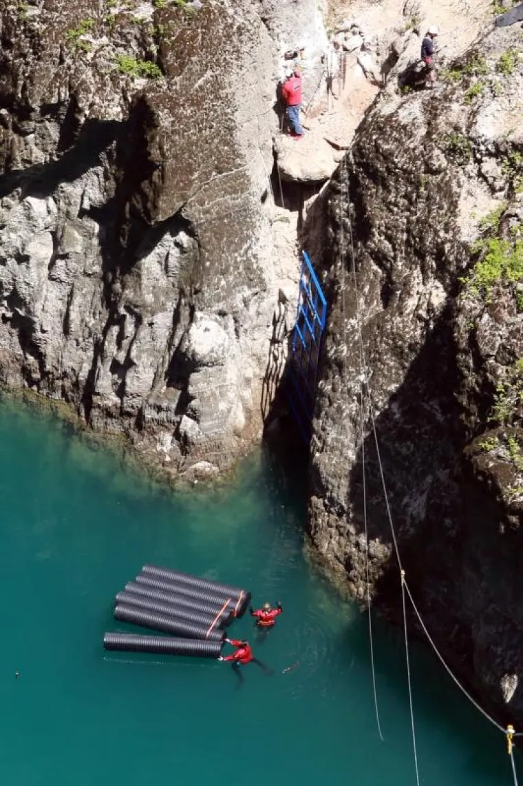 ZARONIT ĆE 300 METARA U DUBINU: Spektakularni ronilački pothvat na Crvenom jezeru