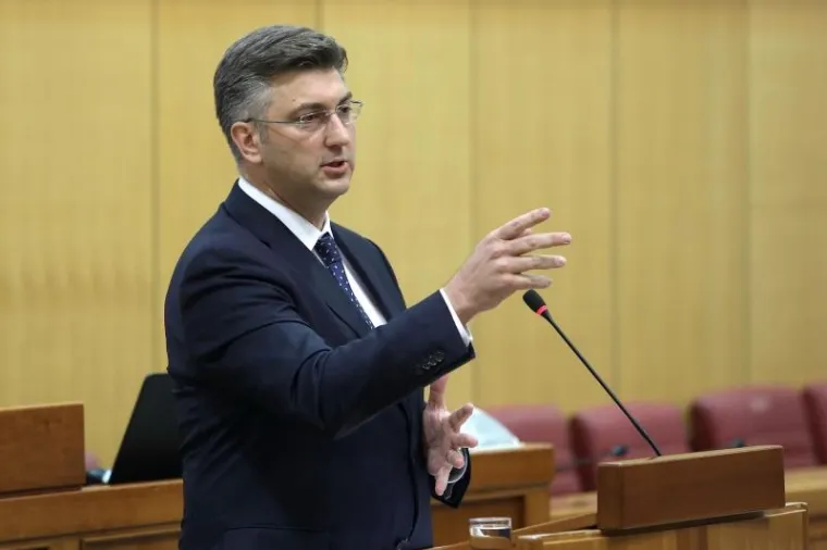 NAPETA RASPRAVA NA MARKOVOM TRGU: Zastupnici raspravljaju o ministru financija Zdravku Mariću