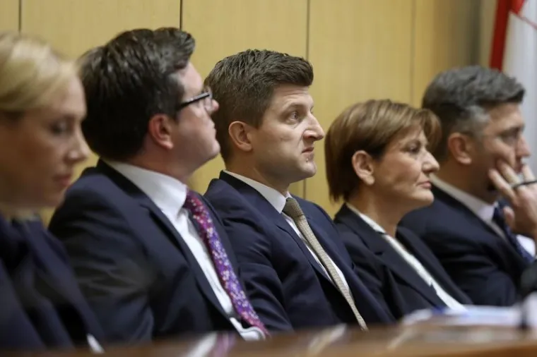 NAPETA RASPRAVA NA MARKOVOM TRGU: Zastupnici raspravljaju o ministru financija Zdravku Mariću