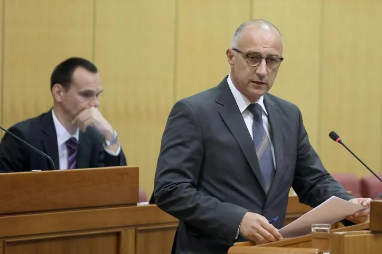 NAPETA RASPRAVA NA MARKOVOM TRGU: Zastupnici raspravljaju o ministru financija Zdravku Mariću