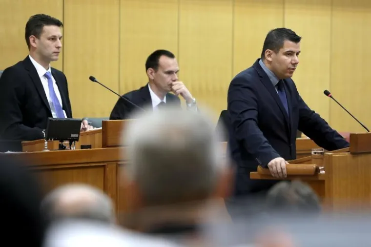 NAPETA RASPRAVA NA MARKOVOM TRGU: Zastupnici raspravljaju o ministru financija Zdravku Mariću