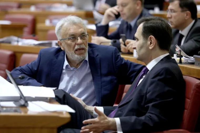 NAPETA RASPRAVA NA MARKOVOM TRGU: Zastupnici raspravljaju o ministru financija Zdravku Mariću