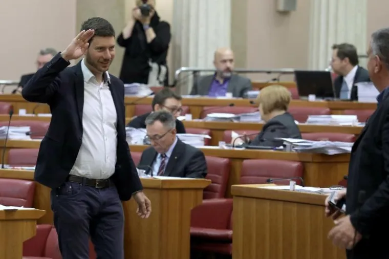 NAPETA RASPRAVA NA MARKOVOM TRGU: Zastupnici raspravljaju o ministru financija Zdravku Mariću