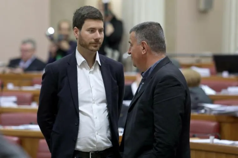 NAPETA RASPRAVA NA MARKOVOM TRGU: Zastupnici raspravljaju o ministru financija Zdravku Mariću