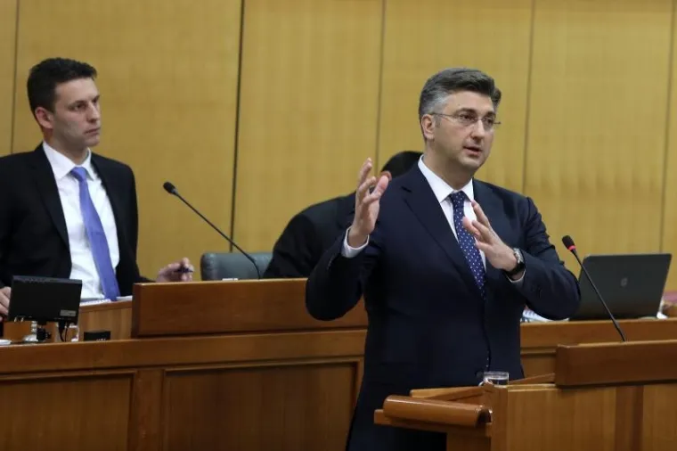 NAPETA RASPRAVA NA MARKOVOM TRGU: Zastupnici raspravljaju o ministru financija Zdravku Mariću