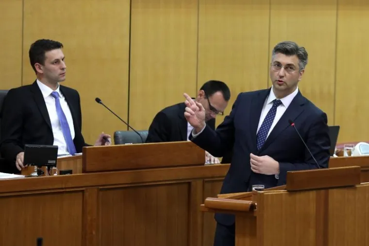 NAPETA RASPRAVA NA MARKOVOM TRGU: Zastupnici raspravljaju o ministru financija Zdravku Mariću