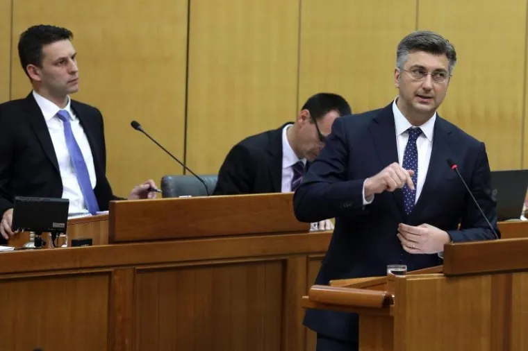 NAPETA RASPRAVA NA MARKOVOM TRGU: Zastupnici raspravljaju o ministru financija Zdravku Mariću