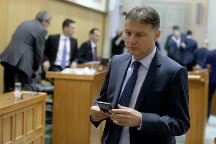 NAPETA RASPRAVA NA MARKOVOM TRGU: Zastupnici raspravljaju o ministru financija Zdravku Mariću