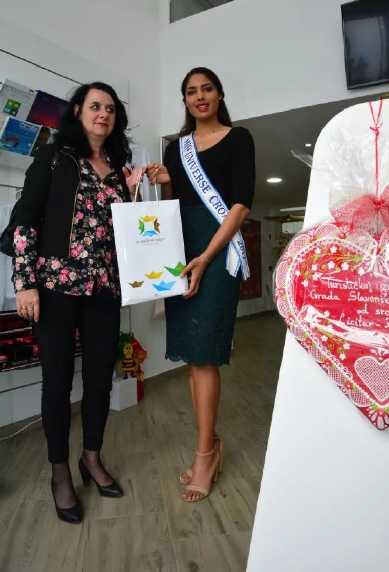 PRVA TAMNOPUTA HRVATSKA MISICA: Prekrasna Shanaelle se nakon pobjede vratila u Brod