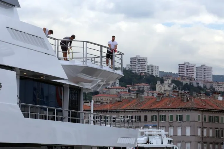 72 METRA ČISTE ZAVISTI: Luksuzna superjahta svoje je sidro bacila u riječku luku